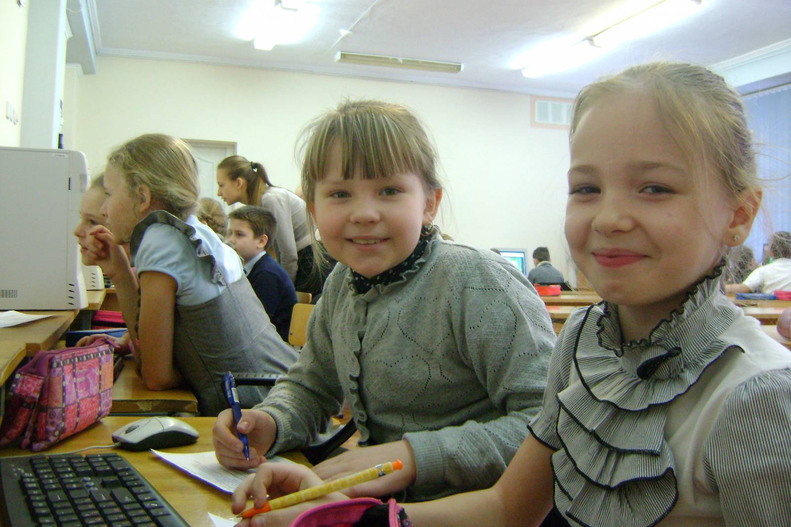 Современное поколение школьников. Школа новое поколение. Счастливое поколение школа Санкт-Петербург. Школа поколение. Фото школа поколение.